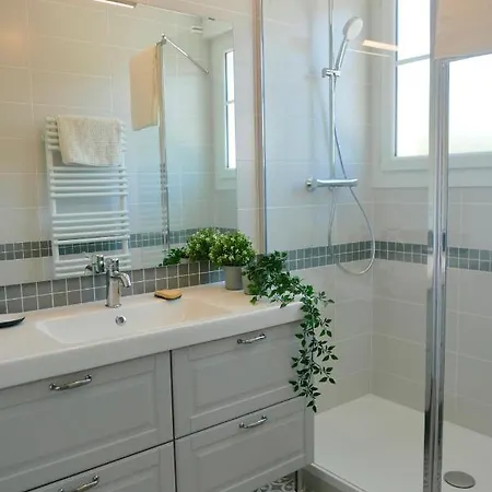 Bel Appartement, 3 Et Parking, Centre * Montpellier