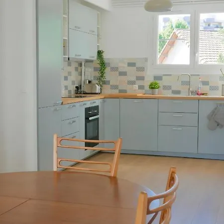Bel Appartement, 3 Et Parking, Centre